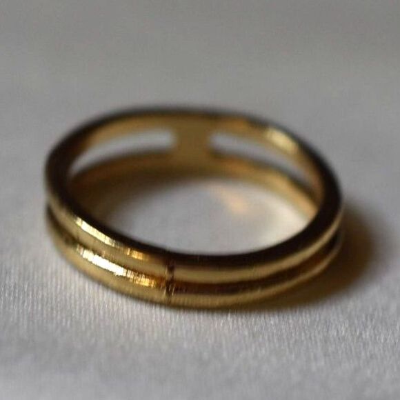 Nostalgic Double Gold Tone Metal Band Size 7 Unisex Trendy Casual Ring - Picture 4 of 4
